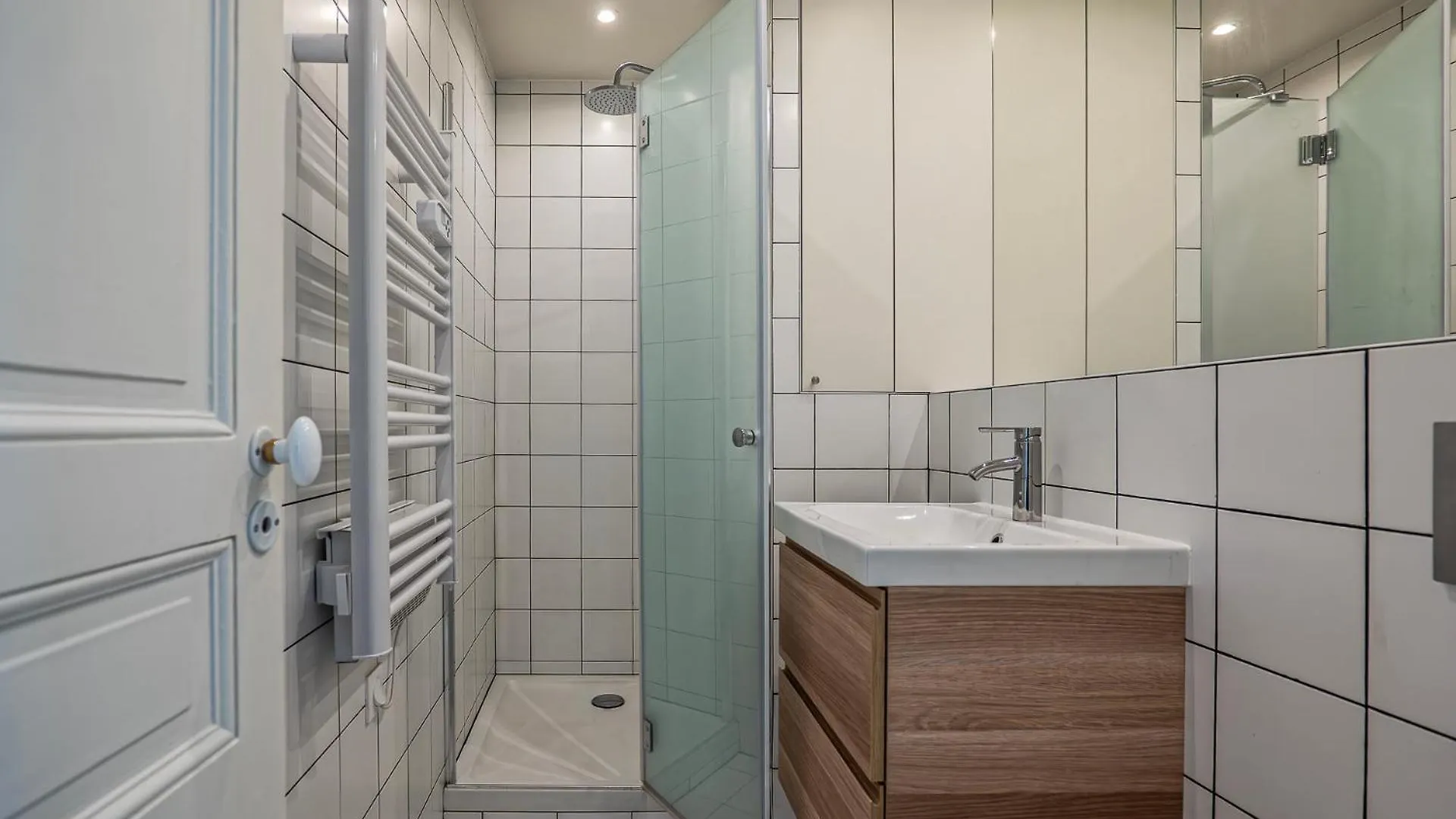 Goodguest-Trocadero Tour Eiffel Bail Mobilite Apartment Paris France